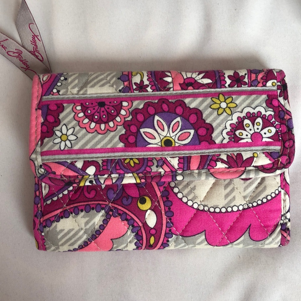 Vera Bradley Wallet- excellent condition